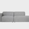 BOHO-avodivaani-do-257x107cm-sacco51-finsoffat Boho-avodivaanisohva harmaalla kankaalla verhoiltuna, käsinoja vasemmalla ja divaaniosuus oikealla vaaleaa taustaa vasten.