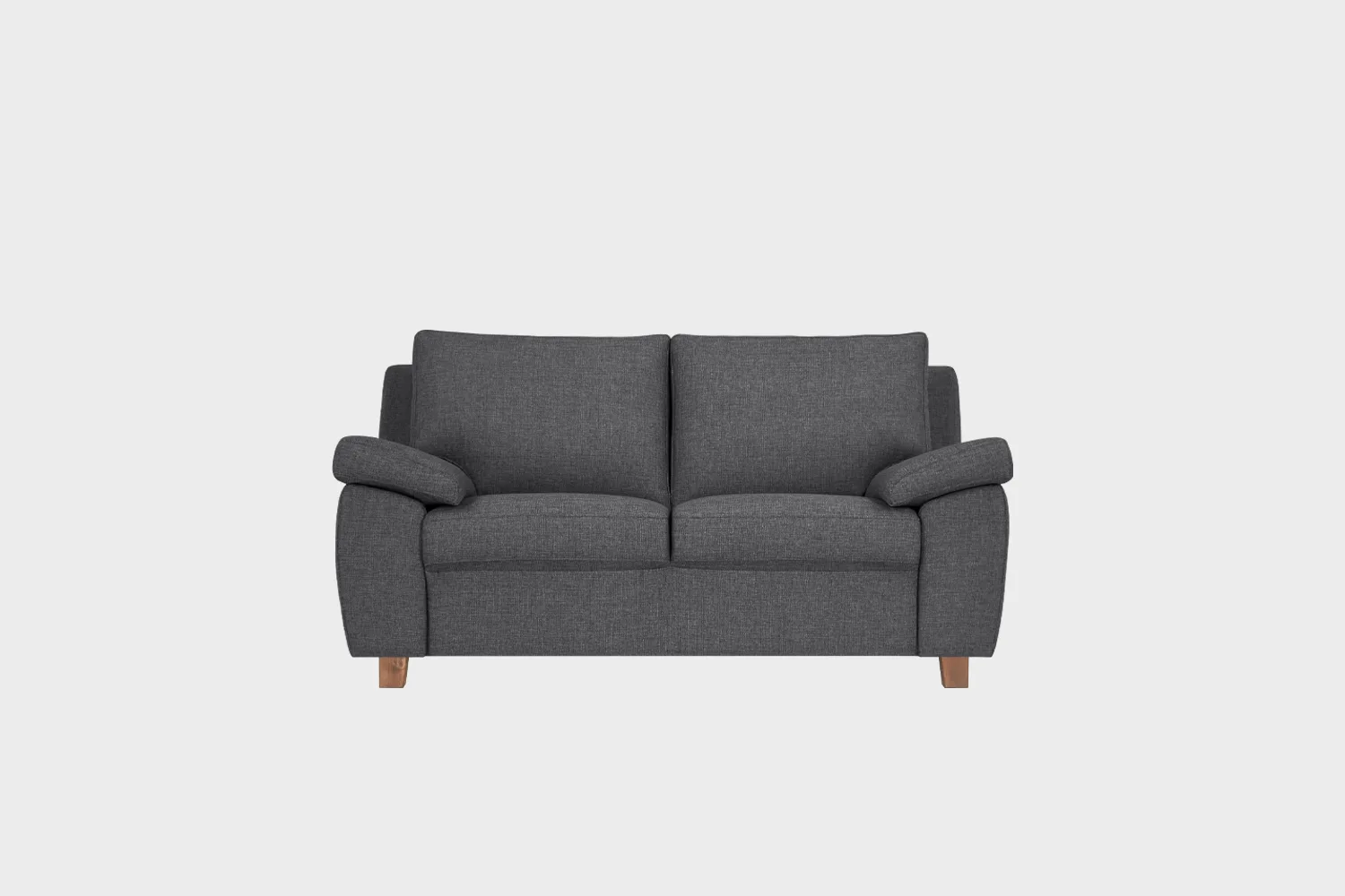 3-istuttava-sohva-NEMO-230x90-Das52darkgrey-pähkinä-Finsoffat Tumman harmaa kahden istuttava Nemo-sohva 10 senttimetriä korkealla ruskealla puujalalla.
