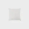 koristetyyny-45x45cm-velvety51steel-finsoffat Vaaleanharmaa koristetyyny, joka on 45 senttimetriä korkea ja 45 senttimetriä leveä.